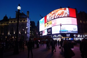 Piccadilly Circus am Abend 2
