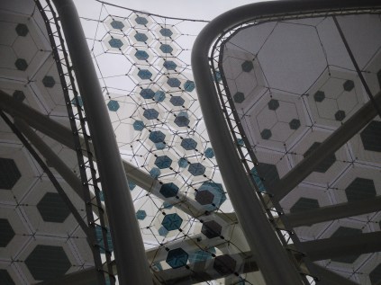 Die Module. Bei dem Wetter sicherlich sinnvoll, dass die auch ohne direkte Sonneneinstrahlung funktionieren.